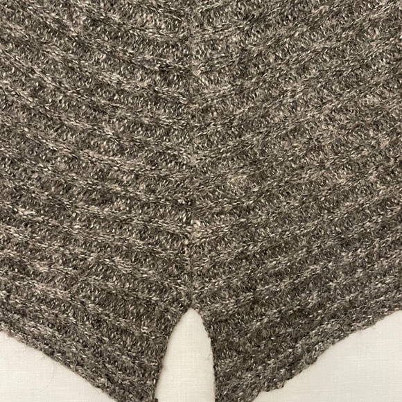 BCBG Maxazria Sweater Unique Cut-out Back Design and Longer Style Line - Picture 6 of 7